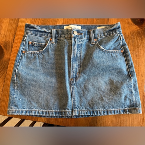 Aritzia Denim Forum the 90s Ricci Mini Skirt - size 26 2/4 perfect condition - Picture 6 of 8